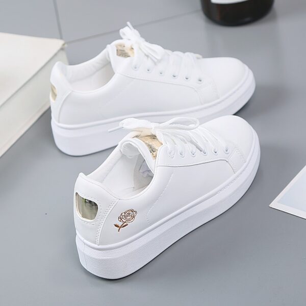 New Spring Fashion Embroidered White Breathable Flower Lace-Up Sneakers for Women